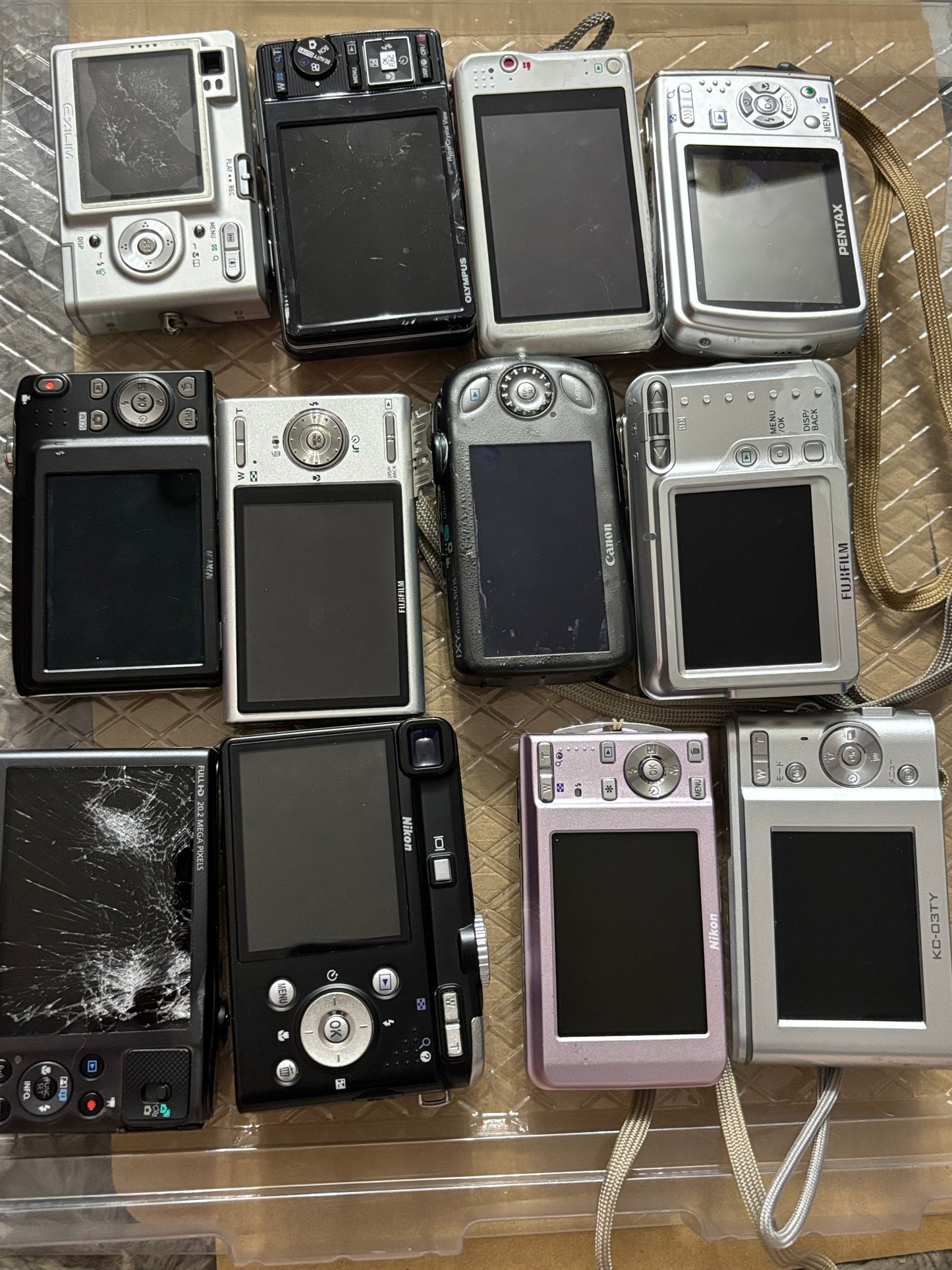 デジタルカメラ　ジャンク品　12台まとめ売り　CANON SONY 26080401
