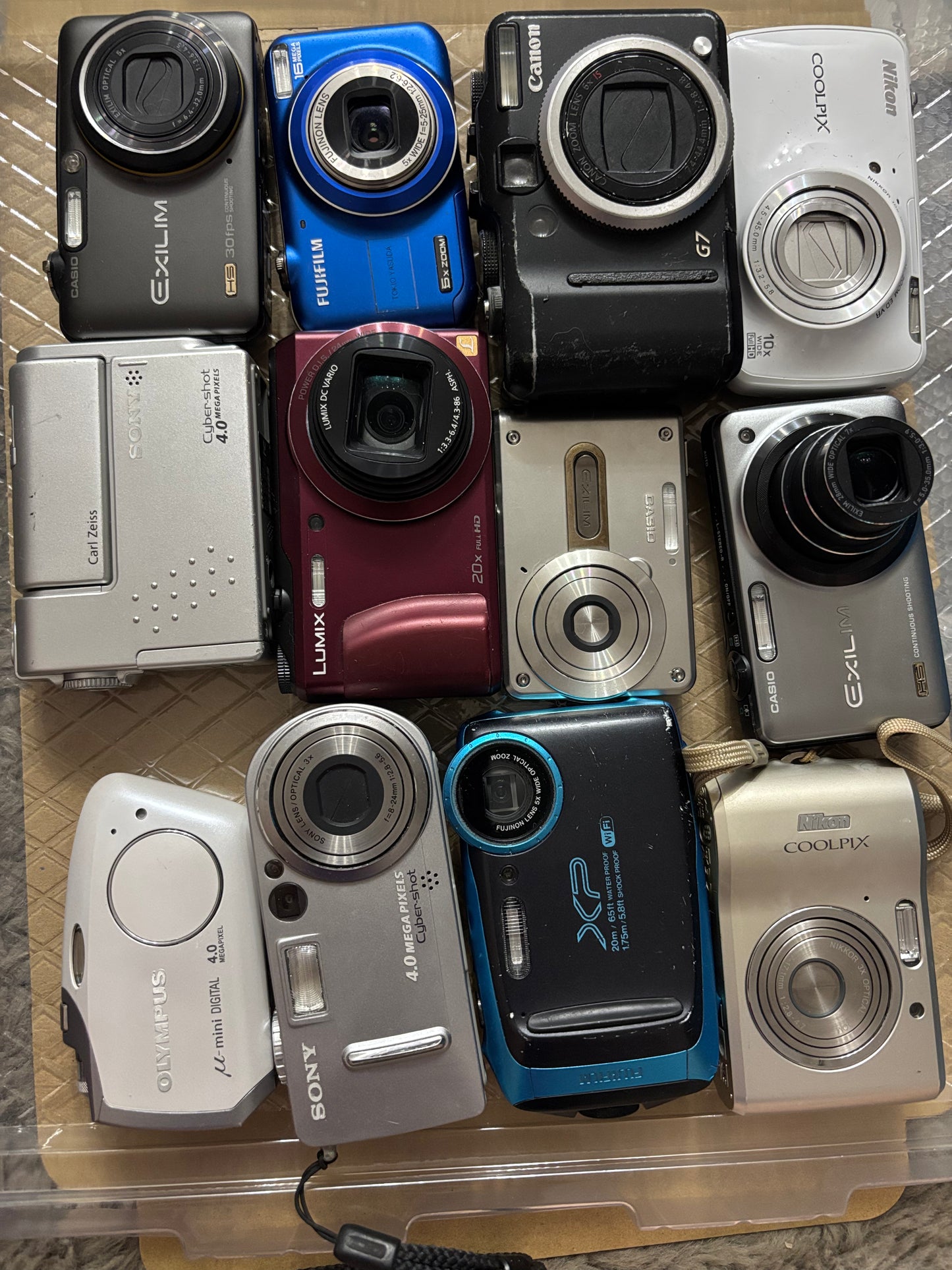 デジタルカメラ　ジャンク品　12台まとめ売り　CANON Casio 26080402